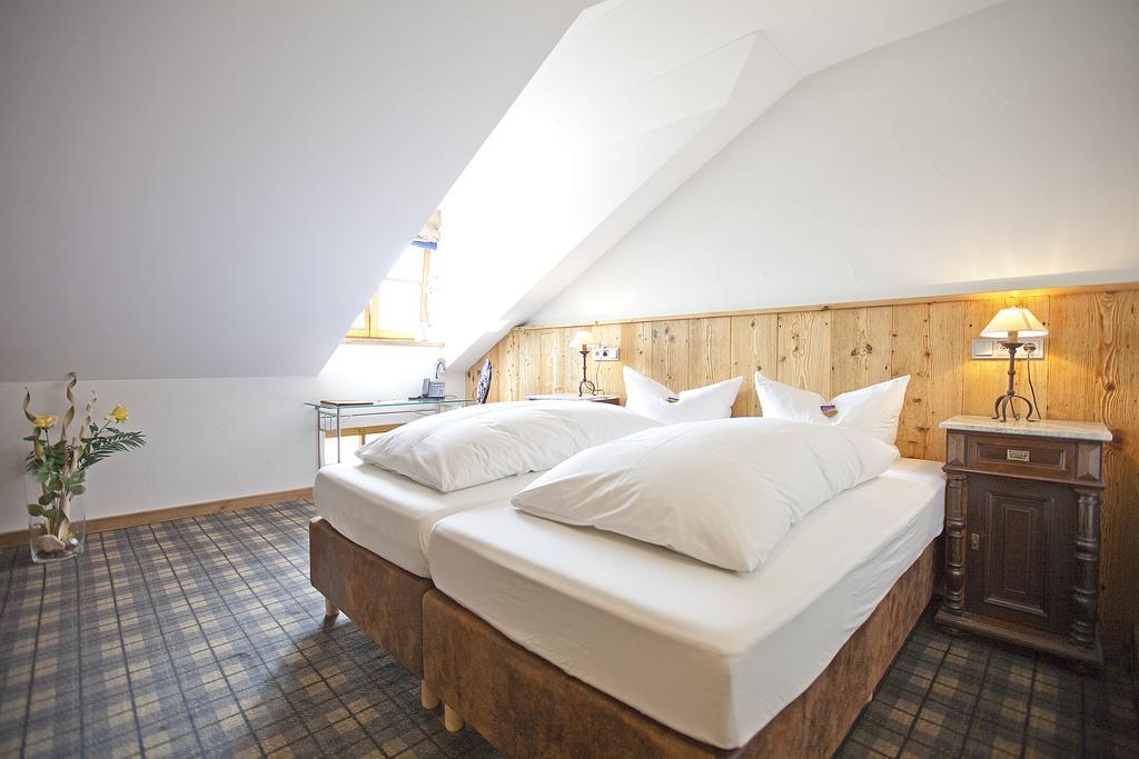 Die Post Landgasthof Aufkirchen Berg am Starnberger See Bilik gambar